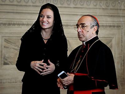 Silvio Orlando and Carolina Carlsson in The Young Pope (2016)
