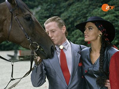 Maja Maranow and Manfred Zapatka in Rivalen der Rennbahn (1989)