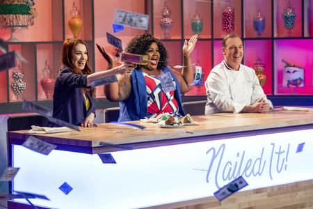Felicia Day, Jacques Torres, and Nicole Byer in Nailed It! Holiday! (2018)