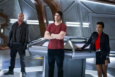 Dominic Purcell, Brandon Routh, and Maisie Richardson-Sellers in DC's Legends of Tomorrow (2016)