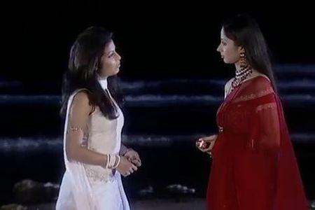 Sweta Keswani and Sangeeta Ghosh in Des Mein Niklla Hoga Chand (2001)