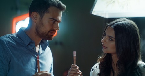Emily Ratajkowski and Theo James in Lying and Stealing (2019)