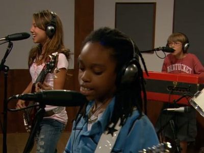 David Levi, Qaasim Middleton, and Allie DiMeco in The Naked Brothers Band (2007)