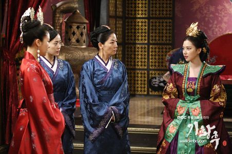Ha Ji-Won, Kim Seo-hyeong, Ah Jung Yoon, and Seo Yi-Sook in The Empress Ki (2013)
