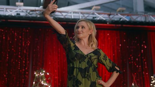 Katherine Bailess in A Date by Christmas Eve (2019)
