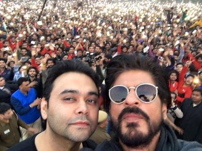Shah Rukh Khan and Maneesh Sharma in Fan (2016)