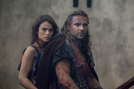 Dustin Clare and Gwendoline Taylor in Spartacus (2010)