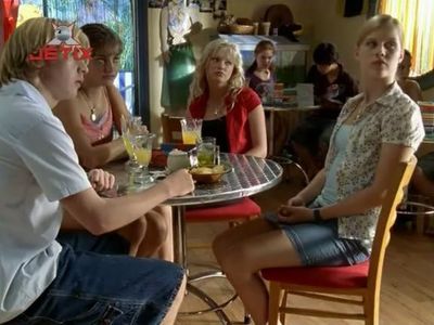 Angus McLaren, Phoebe Tonkin, Cariba Heine, and Claire Holt in H2O: Just Add Water (2006)