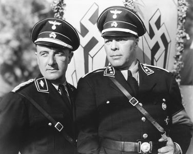 Lionel Royce and Henry Victor in Confessions of a Nazi Spy (1939)