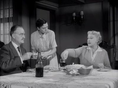 John Williams, Isobel Elsom, and Molly Glessing in Alfred Hitchcock Presents (1955)