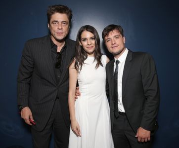 Benicio Del Toro, Josh Hutcherson, and Claudia Traisac at an event for Escobar: Paradise Lost (2014)