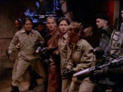 Tracy Lynn Cruz, Patricia Ja Lee, Christopher Khayman Lee, Roger Velasco, and Selwyn Ward in Power Rangers in Space (199