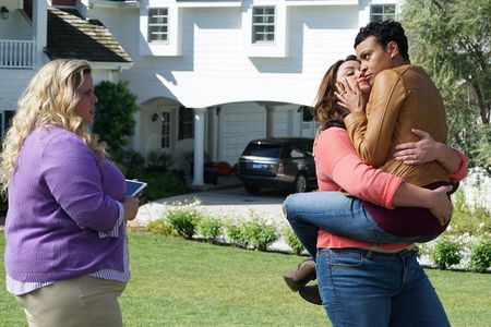 Katy Mixon, Mackenzie Marsh, and Carly Hughes in American Housewife (2016)