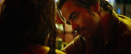 Chris Pine and Melanie Papalia in Hell or High Water (2016)