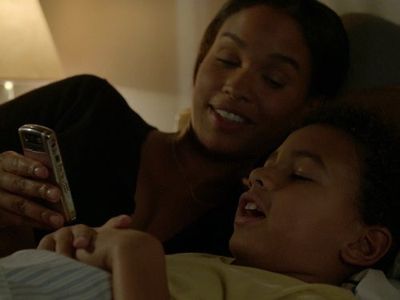 Joy Bryant and Tyree Brown in Parenthood (2010)