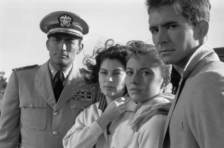 Gregory Peck, Anthony Perkins, Ava Gardner, and Donna Anderson in On the Beach (1959)
