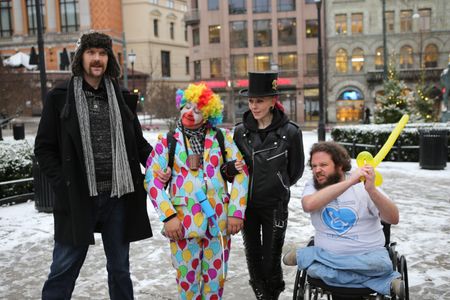 Per-Ingvar Tomren, producer Kim Haldorsen and actress Rajn Biseth Vogt with a clown.