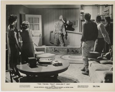 Peggy Converse, Jeffrey Stone, Robin Hughes, Carolyn Kearney, Forrest Lewis, Andra Martin, and William Reynolds in The T