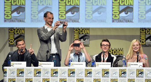 Graham Annable, Anthony Stacchi, Elle Fanning, Travis Knight, and Isaac Hempstead Wright at an event for The Boxtrolls (