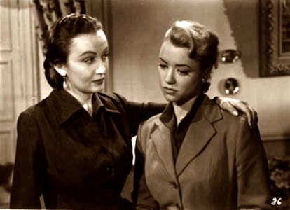 Golde Flami and Olga Zubarry in Ellos nos hicieron así (1953)