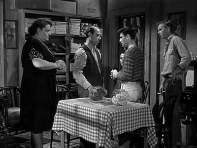 John Derek, Jody Gilbert, Mickey Knox, Sid Tomack, and Sumner Williams in Knock on Any Door (1949)