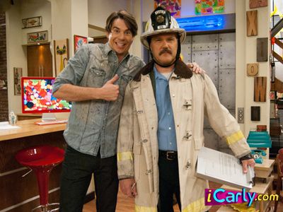Left to right -iCarly 2012 - Jerry Trainor as Spencer Shay and Stephen Jared as recurring character Chief Donker
