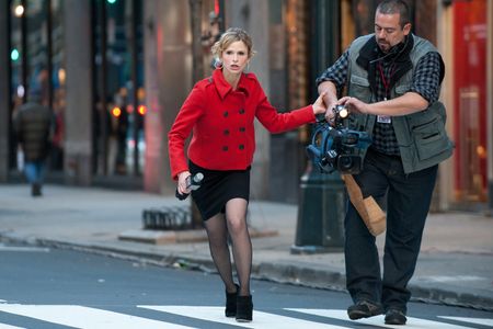 Kyra Sedgwick and Frank Pando in Man on a Ledge (2012)