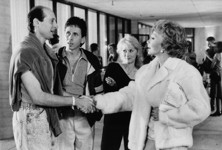 Shirley MacLaine, Meryl Streep, and Mark Lowenthal in Postcards from the Edge (1990)