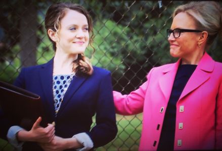 Still of Tracy Mulholland and Rachael Harris in Gortimer Gibbon's Life on Normal Street (2015)