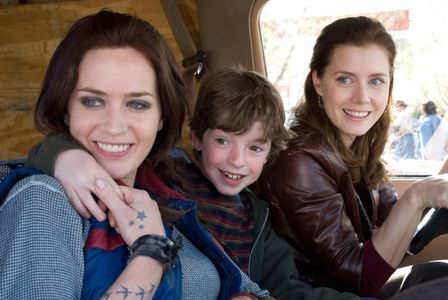 Amy Adams, Emily Blunt, and Jason Spevack in Sunshine Cleaning (2008)