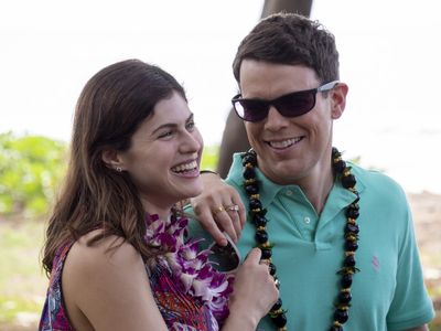 Alexandra Daddario and Jake Lacy in The White Lotus (2021)