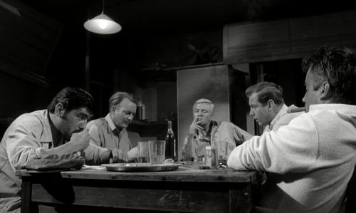 Mario Adorf, Ian Bannen, Denholm Elliott, Hansjörg Felmy, and Peter van Eyck in Station Six Sahara (1963)