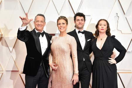 Tom Hanks, Rita Wilson, and Elizabeth Hanks at an event for The Oscars (2020)