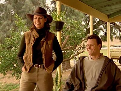 Craig Ball and Lisa Chappell in McLeod's Daughters (2001)