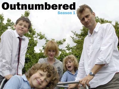 Hugh Dennis, Claire Skinner, Daniel Roche, Ramona Marquez, and Tyger Drew-Honey in Outnumbered (2007)
