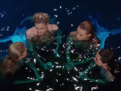 Ivy Latimer, Jenna Rosenow, Amy Ruffle, and Lucy Fry in Mako Mermaids (2013)