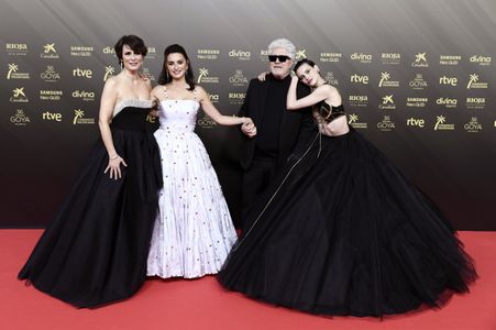 Pedro Almodóvar, Penélope Cruz, Aitana Sánchez-Gijón, and Milena Smit at an event for 36 premios Goya (2022)