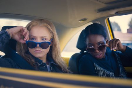 Kristen Bell and Kirby Howell-Baptiste in Queenpins (2021)