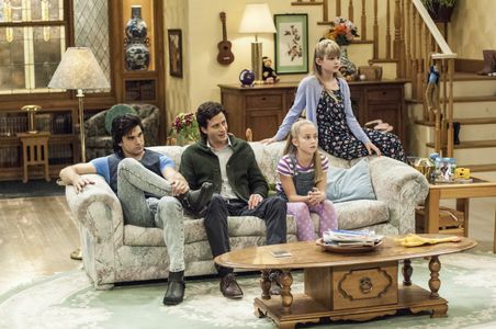 Garrett Brawith, Justin Gaston, Jordyn Ashley Olson, and Kylie Armstrong in The Unauthorized Full House Story (2015)