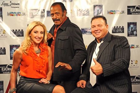 Fred Williamson & Tony DeGuide being interviewed on Red Carpet.