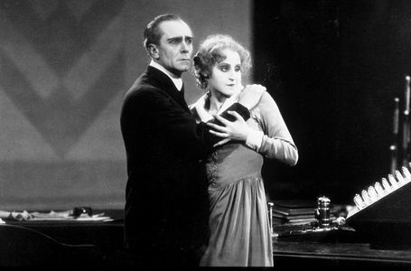 Alfred Abel and Brigitte Helm in Metropolis (1927)