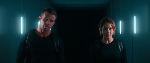Cam Gigandet and Jaina Lee Ortiz in Righteous Thieves (2023)