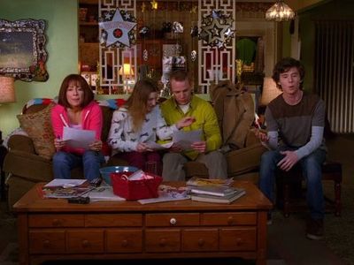 Patricia Heaton, Eden Sher, Charlie McDermott, and John Gammon in The Middle (2009)