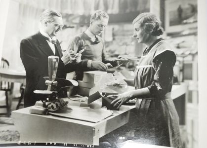 Lionel Barrymore, Doris Lloyd, and Douglas Walton in Looking Forward (1933)