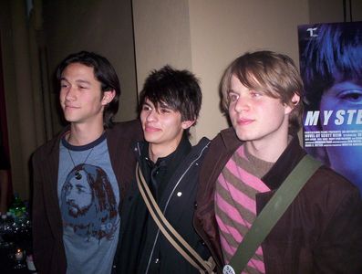 Joseph Gordon-Levitt, Jeffrey Licon, and Brady Corbet at an event for Mysterious Skin (2004)