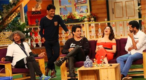 Prabhu Deva, Sonu Sood, Sunil Grover, Tamannaah Bhatia, and Kapil Sharma in The Kapil Sharma Show (2016)