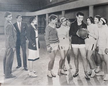 Johnny Mack Brown, Marion Davies, Dean Harrell, Thelma Hill, Gene Stone, and Jane Winton in The Fair Co-Ed (1927)