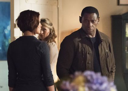 David Harewood and Chyler Leigh in Supergirl (2015)