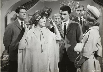 Trudi Ames, Joby Baker, Peter Brooks, Cindy Carol, James Darren, and Jessie Royce Landis in Gidget Goes to Rome (1963)