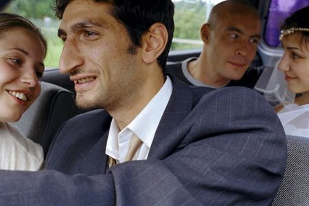 Fares Fares, Tuva Novotny, Torkel Petersson, and Laleh Pourkarim in Jalla! Jalla! (2000)